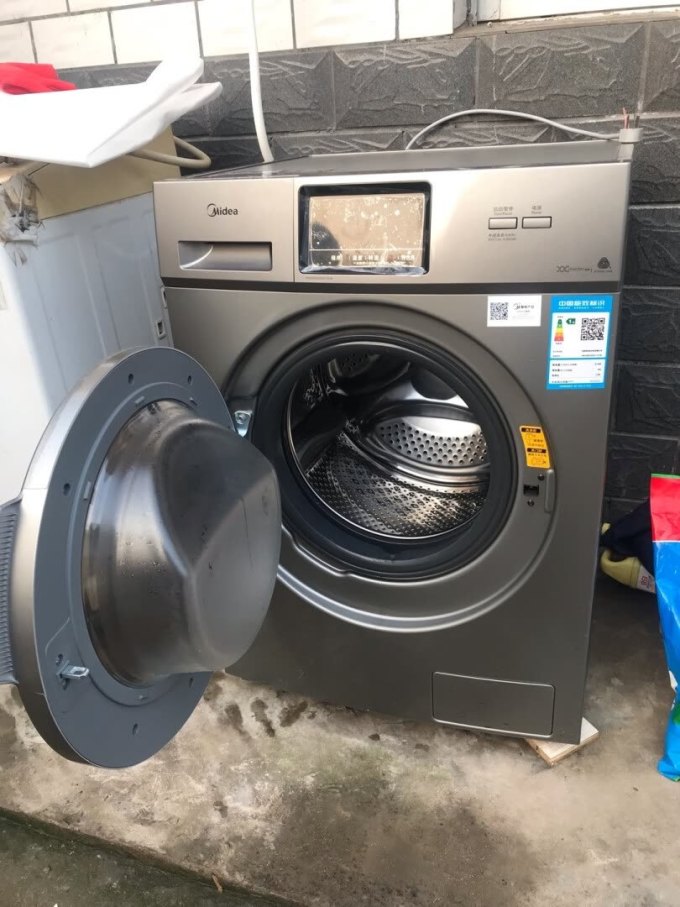 美的滚筒洗衣机