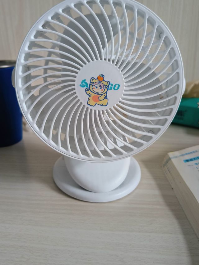 夏日必备小风扇，颜值高噪音小谁不爱呢