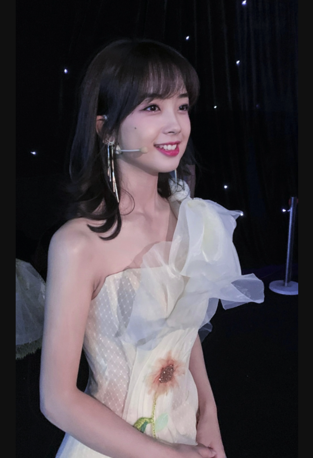 谁不想和甜妹王冰冰谈恋爱呢?这位圆脸女孩的职场穿搭心得也值得一看