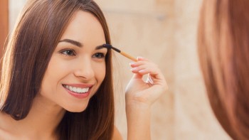 底妆总浮粉卡纹？这个急救方法保证你第二天贴肤底妆！