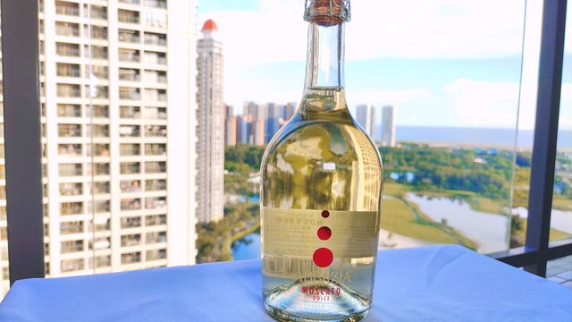 莫斯卡托起泡酒 ，夏日浪漫，果香值得记忆