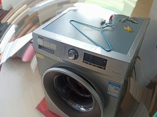 大容量海尔洗衣机，家用清洁刚需。