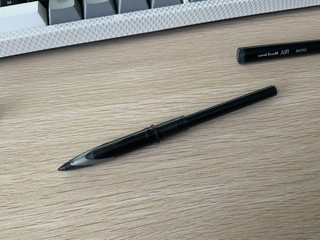 好奇怪的一支笔