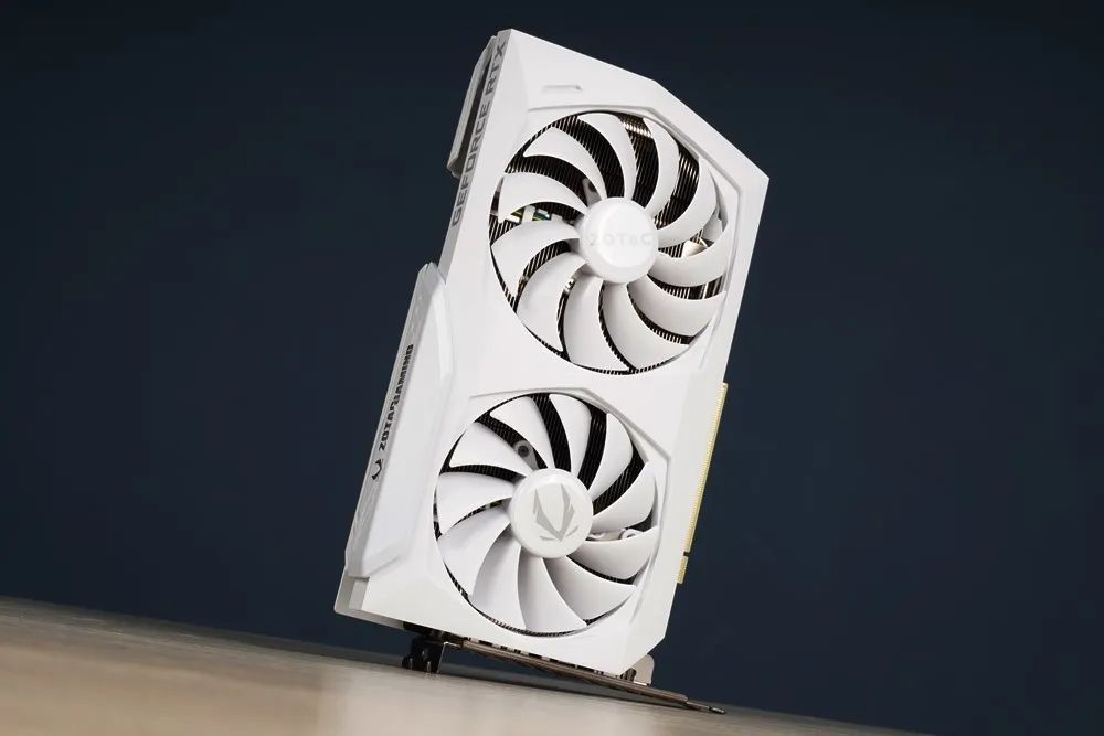 索泰发布 AMP 月白系列显卡：首发 RTX 3060/3060 Ti 两款