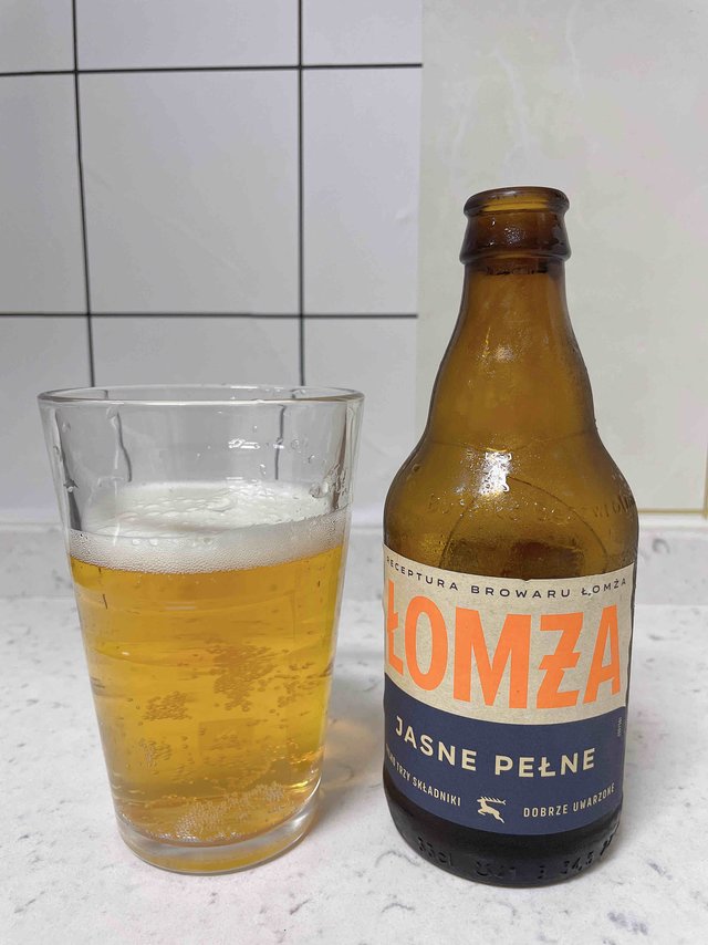 清爽怡口、麦芽浓香的乐钻拉格大麦精酿啤酒