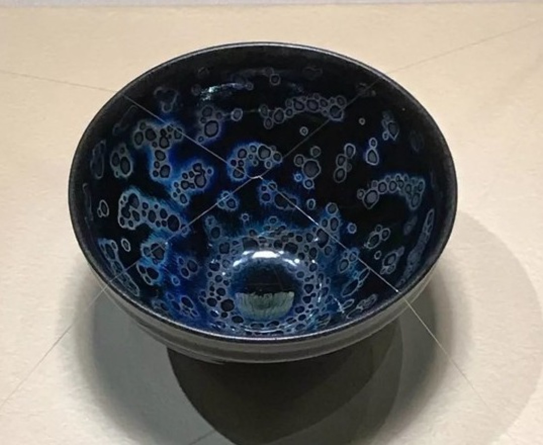 稀世珍宝曜变天目,存世仅三件半,三件在日本,只有半只在中国_文玩_什