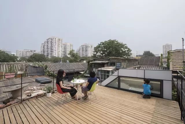 仅用1天，她花6万在北京二环造了栋别墅，邻居们都惊呆了