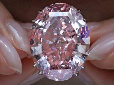 安哥拉开采出300年未见、170克拉大粉钻，“周大福粉红之星”曾拍卖5.53亿港元