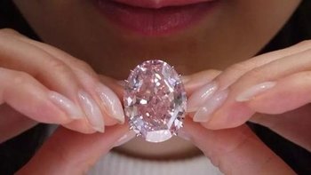安哥拉开采出300年未见、170克拉大粉钻，“周大福粉红之星”曾拍卖5.53亿港元