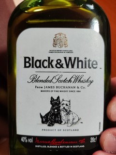 黑白狗威士忌