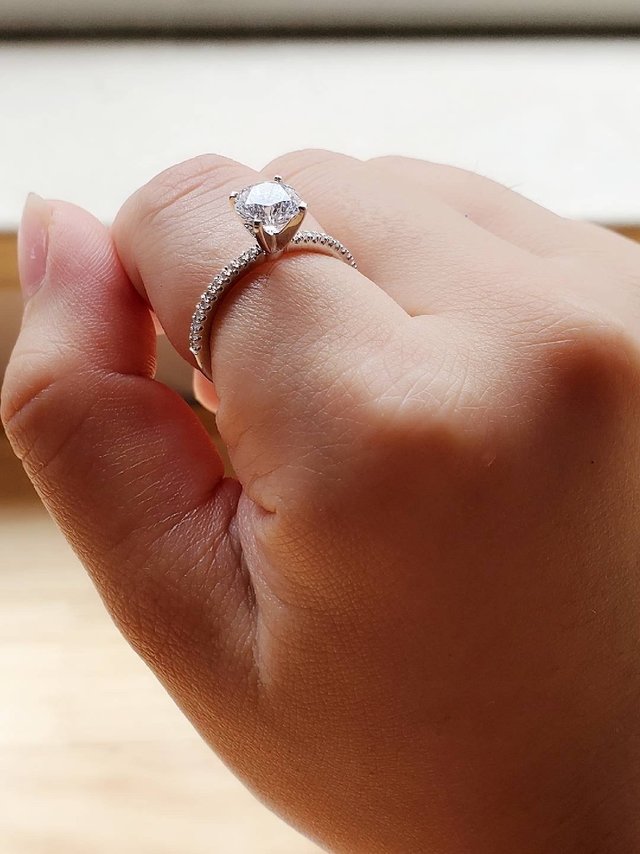 七夕前夕被求婚，我也是拥有大钻戒的人啦