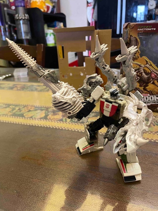 这个不太凶，送男女朋友如何？