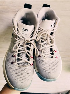 这应该是李宁篮球鞋中最帅的一双篮球鞋了