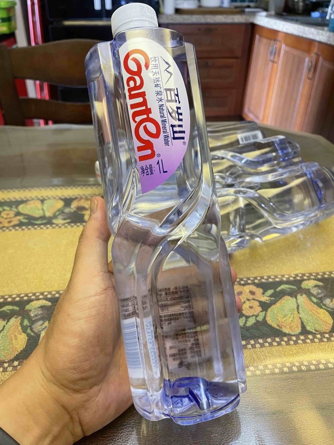 精美 密封严实 口感甘甜 饮用方便 90购买渠道90 百岁山1l矿泉水