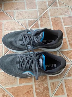 Saucony索康尼运动鞋