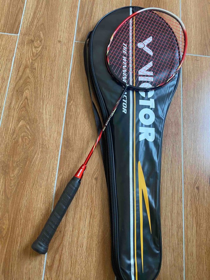 威克多羽毛球拍