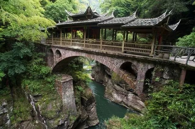 痛心！中国最长木拱廊桥被烧毁，请珍惜这些珍藏在山野中的文物古建