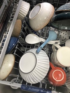 解放厨房洗碗双手—美的洗碗机