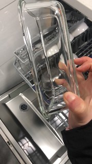 解放厨房洗碗双手—美的洗碗机