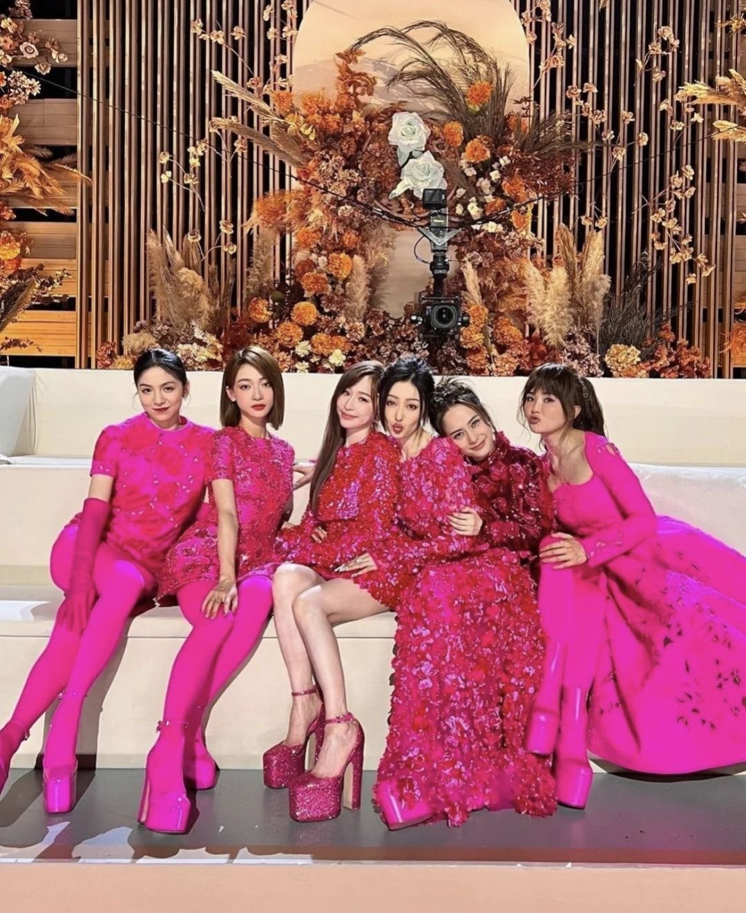 浪姐3成团夜“火龙果”造型💓谁更胜一筹?普通女孩怎样才能穿对粉色?