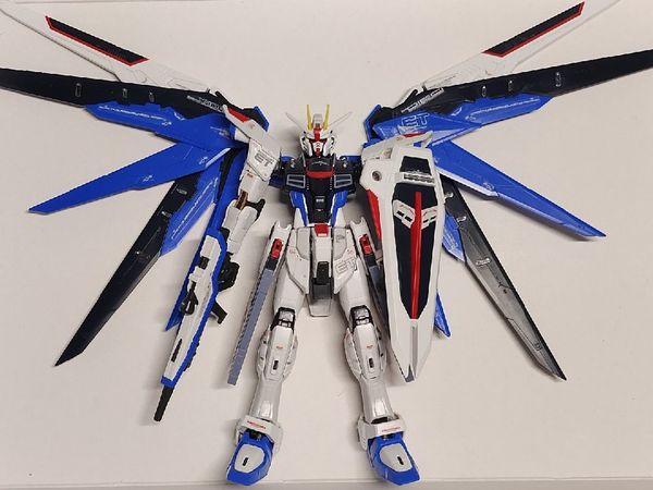 现货高科HG1/144强袭自由带光翼新生版突击自由拼装高模型达玩具
