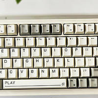 一键三连 无缝切换，米物ART系列三模机械键盘Z830评测