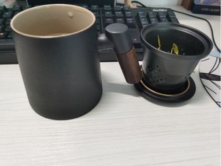 看着较上档次的泡茶杯