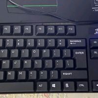 电脑键盘。