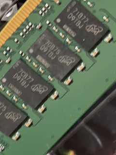 内存条-先锋tw的镁光16G DDR4