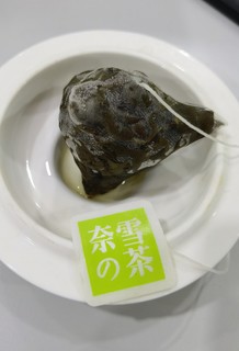 夏秋交替，给自己来杯奈雪の茶，暖暖的