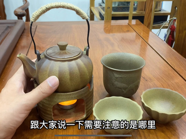在“马未都”直播间花了68元买了一套茶具