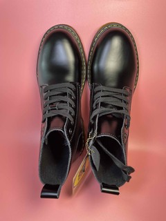 靴控凹造型的新设备——马丁靴