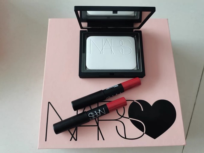 納斯粉餅怎麼樣 nars 定妝大白餅 _什麼值得買