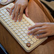 达尔优公布小方糖无线三模机械键盘，9 月 15 日上市