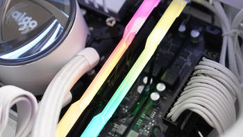 朗科绝影RGB DDR4-4266内存：4266MHz高频，国产颗粒YES!