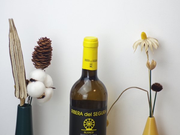 这款葡萄酒口感不错，中秋节可以来几瓶！