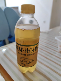 闺蜜聚餐不能少了秋林格瓦斯