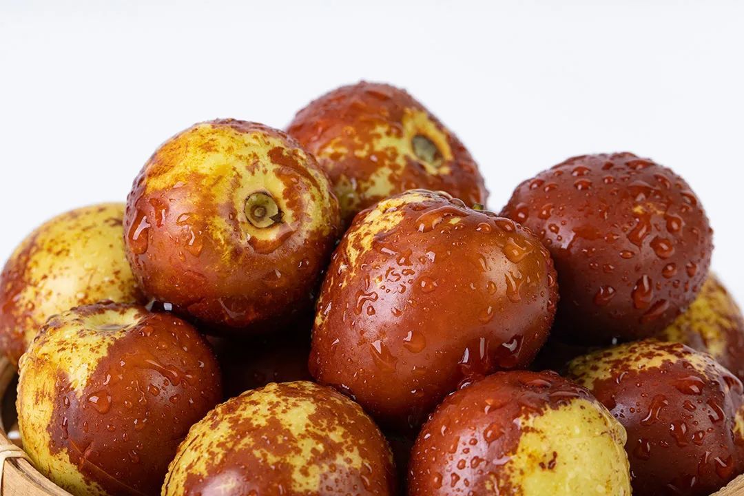 鲜枣渐渐成为炙手可热的水果之一 ©摄图网
