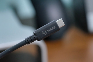 传输高效又稳定，菲伯尔USB4线材体验