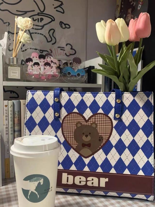 背上小熊包包就是可爱宝宝