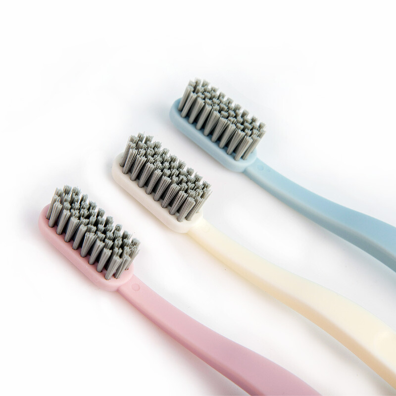 牙刷也要仔细挑选，长短软硬粗细感受不同，分享一些各有特色的牙刷。