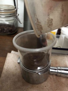 土味改造：一次性水杯改一改倒咖啡粉不侧漏
