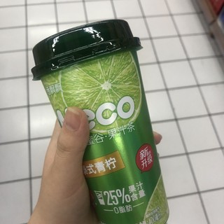 渴了就喝香飘飘蜜谷果汁茶