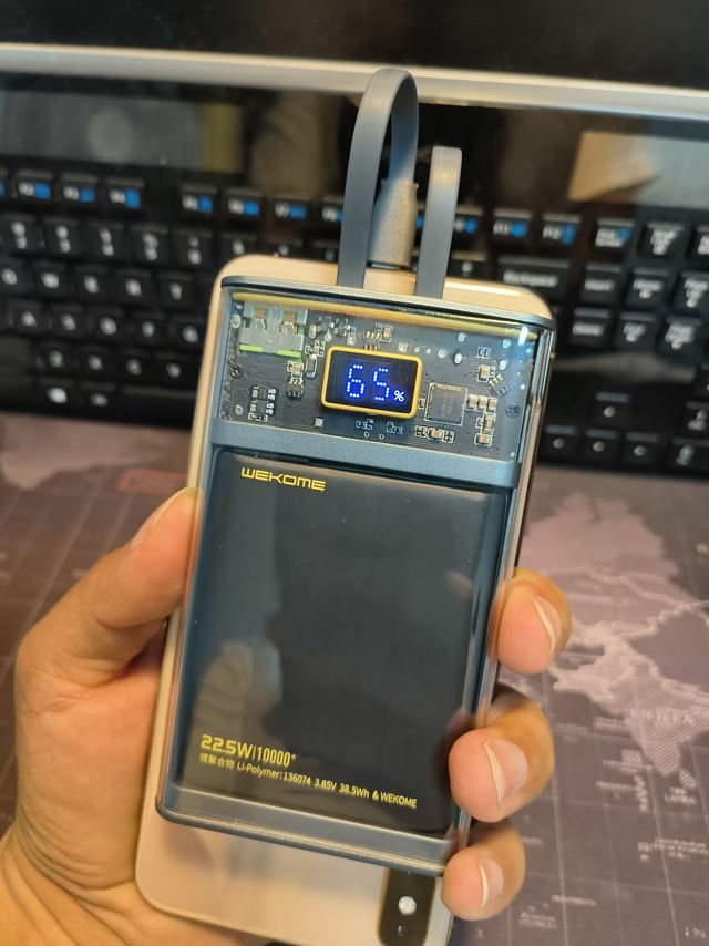 WK 10000毫安带线充电宝