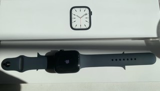 Apple Watch Series 7 智能手表GPS 