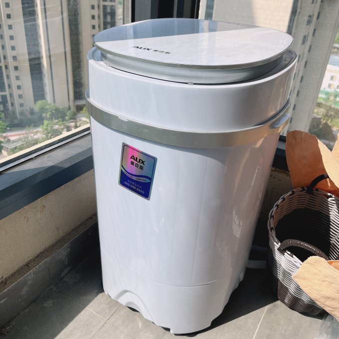 闲置的奥克斯xpb26-108单筒洗衣机