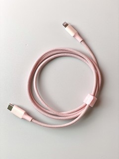 ​粉嫩粉嫩的MFi苹果数据线 你能不爱？