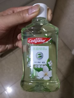 高露洁漱口水