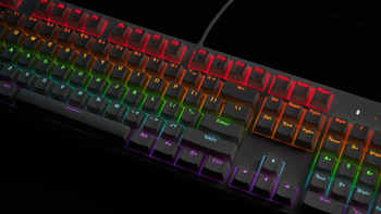 白菜价的RGB机械键盘，还要啥自行车 | 艾石头 FE104 幻彩版机械键盘
