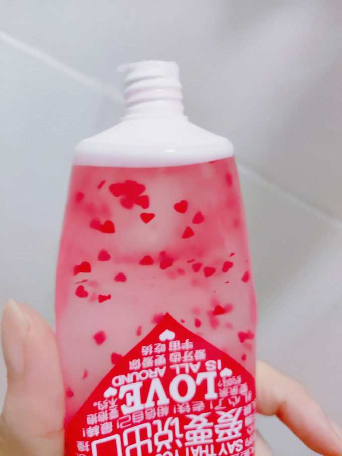 高露洁牙膏怎么样好用吗 挤出来是爱心形状的牙膏?_什么值得买